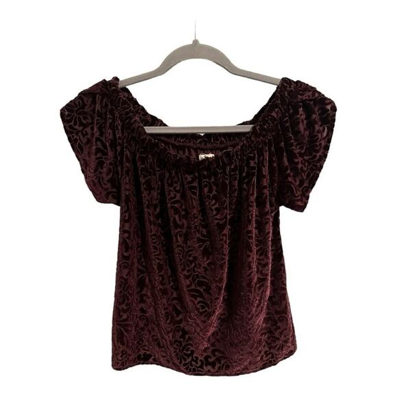 Hollister Tops - Hollister Red Velvet Soft Patterned Peasant Blouse - Women’s XS